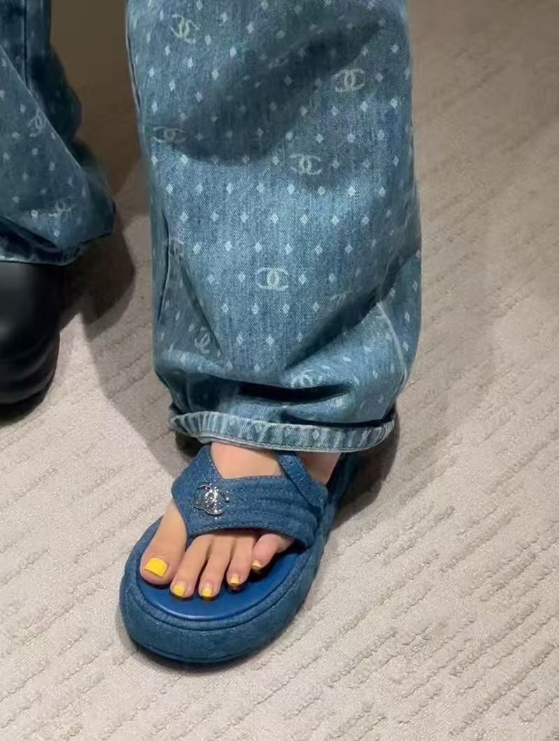 CHANEL CC로고 데님 샌들