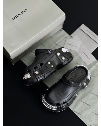 BALENCIAGA CROCS