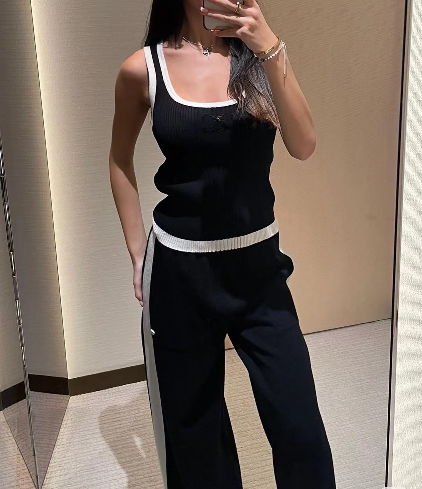 CHANEL 샤넬 cc 로고 나시탑