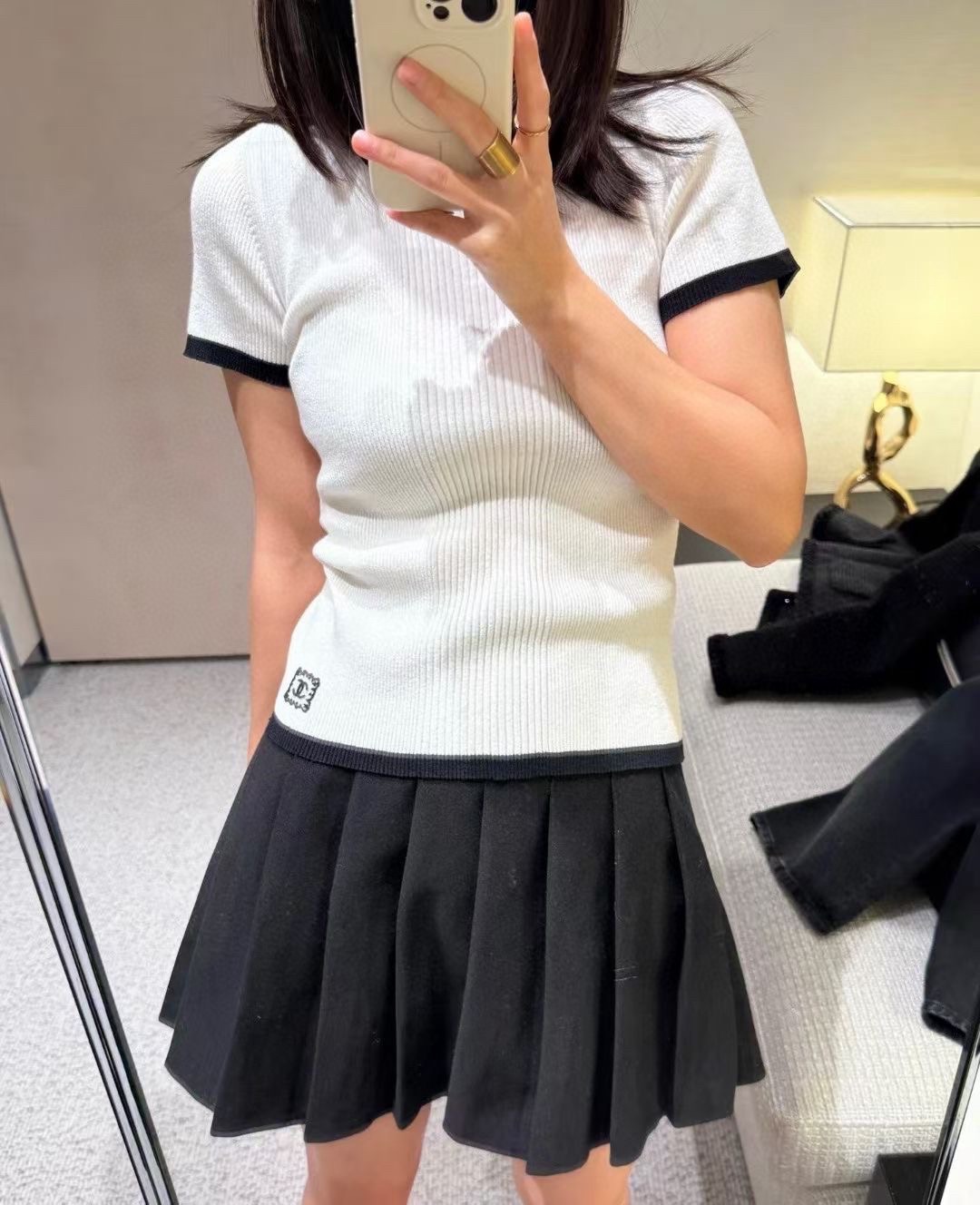 CHANEL 샤넬 CC로고 반팔니트