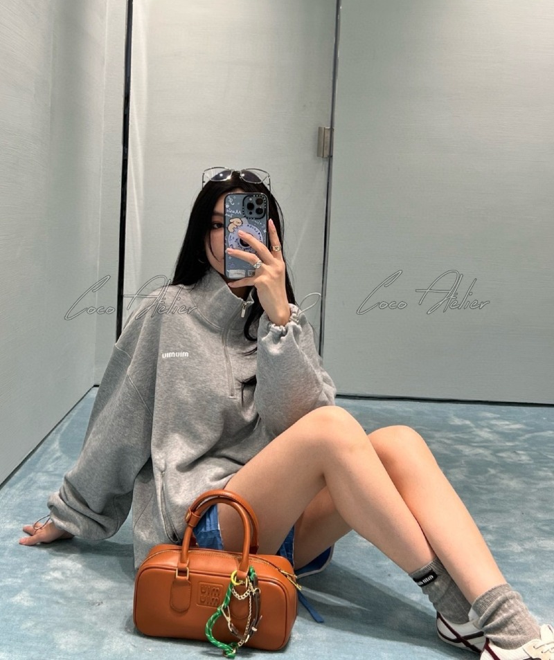 Miumiu 미우미우 반집업
