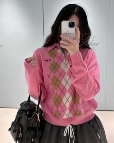 Miumiu미우미우 아가일 카라 니트