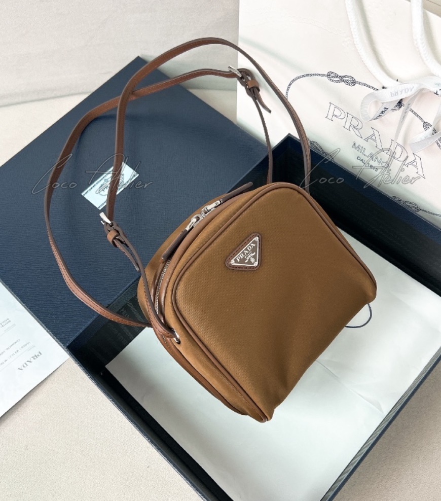 PRADA 프라다 나일론 크로스백