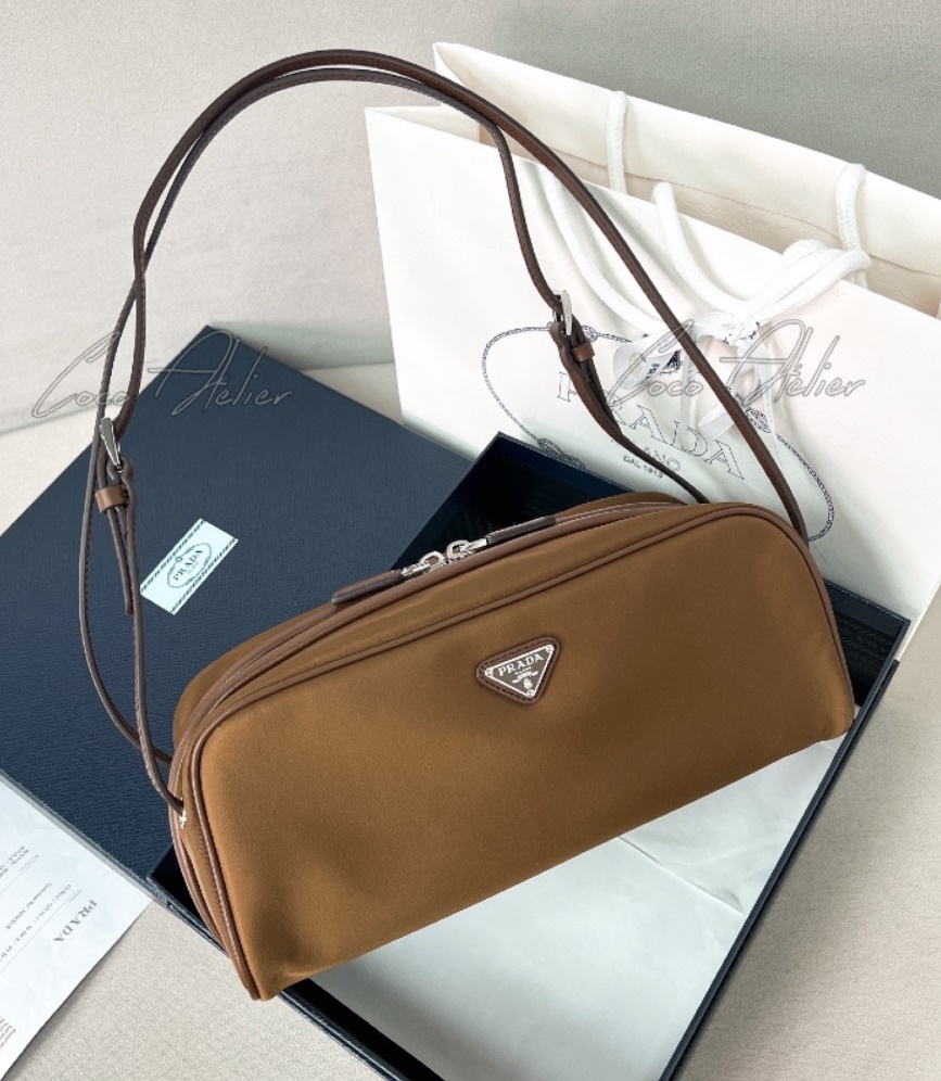 PRADA 프라다 나일론 숄더백