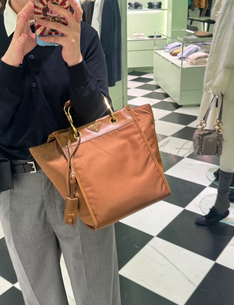 PRADA 프라다 미디엄 리나일론 토트백