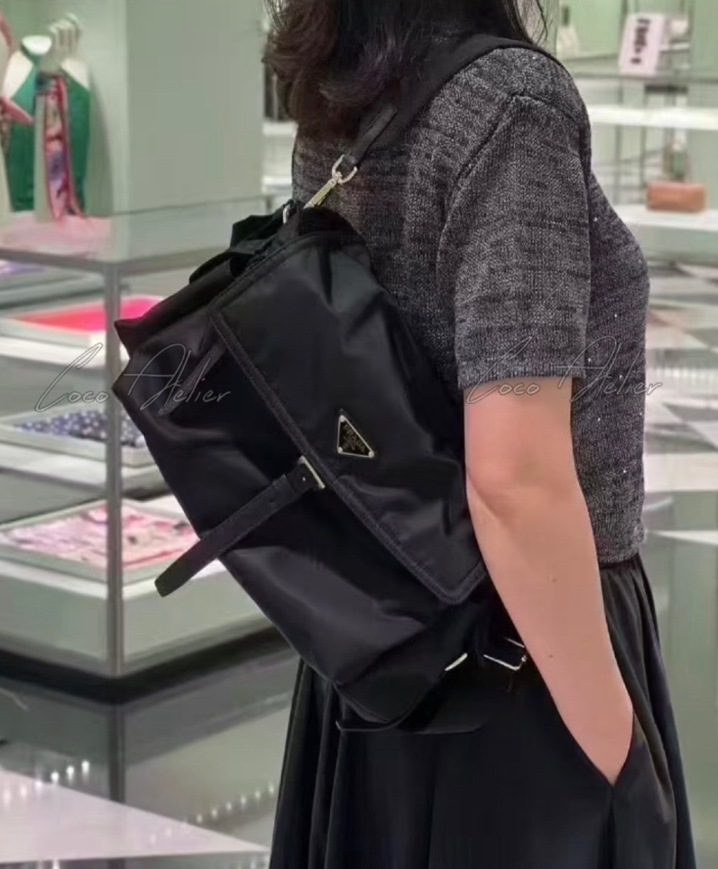 PRADA익스플로어 리나일론 숄더백