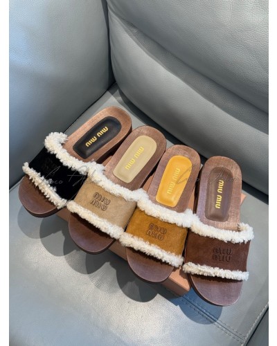Miumiu 미우미우 스웨이드 샌들