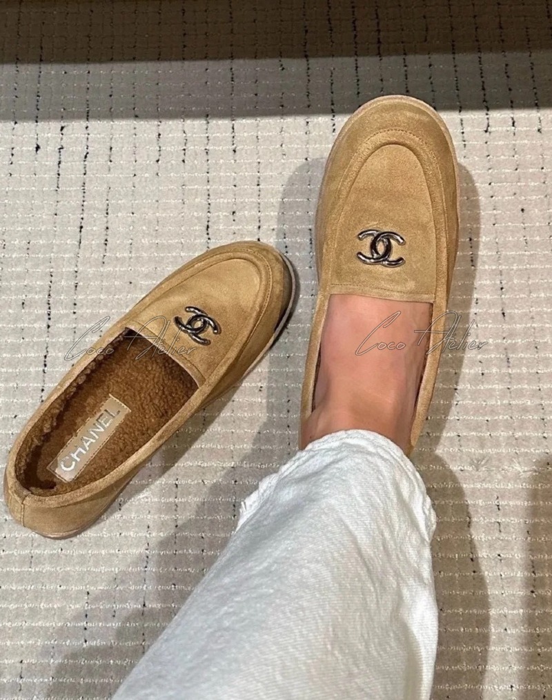 CHANEL 샤넬 CC 모카신 로퍼