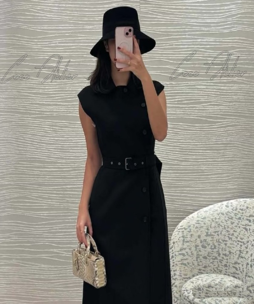 Sleeveless Long Coat