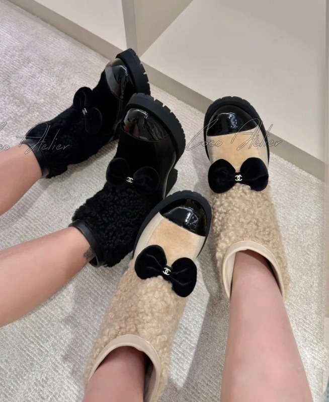 CHANEL 샤넬 시어링 앵클 부츠