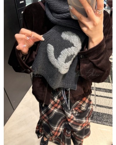 Grey cashmere muffler