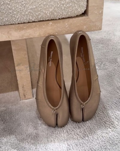 MM6 마르지엘라 타비 플랫&펌프스