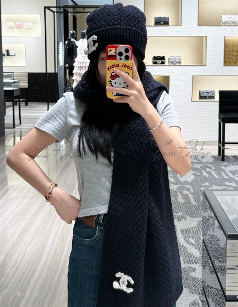 Cashmere beanie & muffler