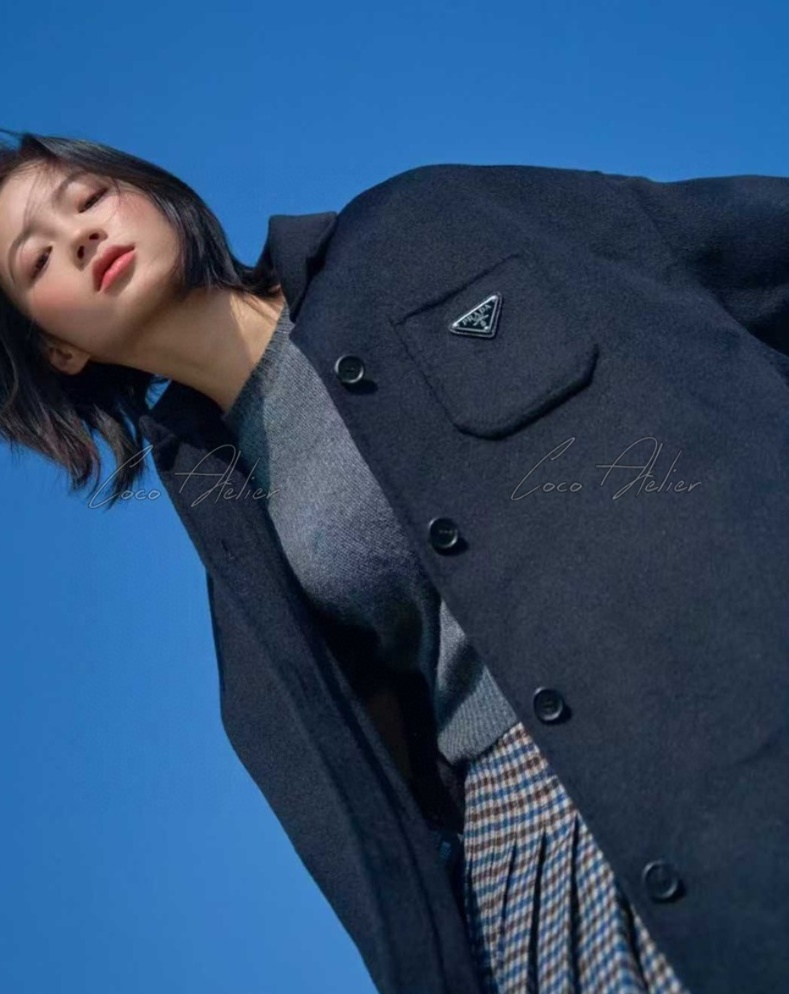 Triangular wool jacket