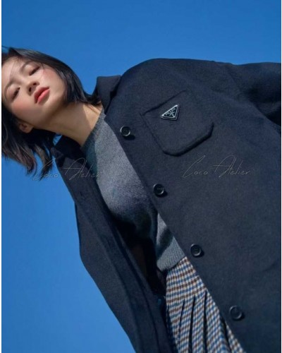 Triangular wool jacket