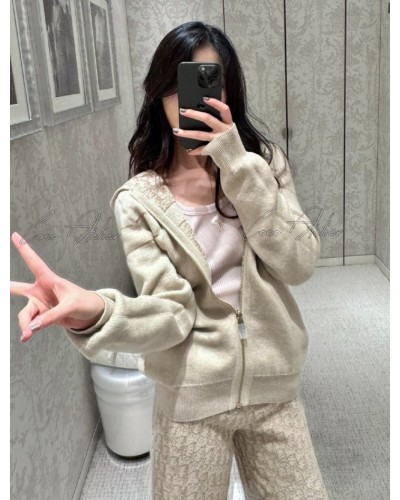 Oblique reversible hooded zip-up