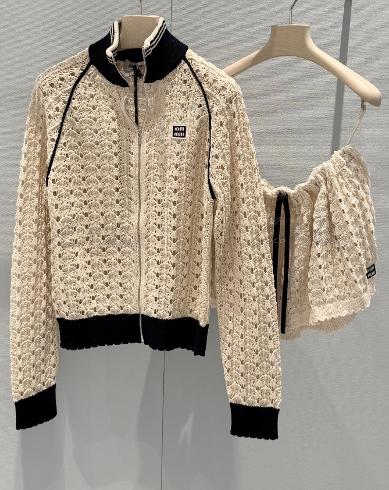Beige net zip-up