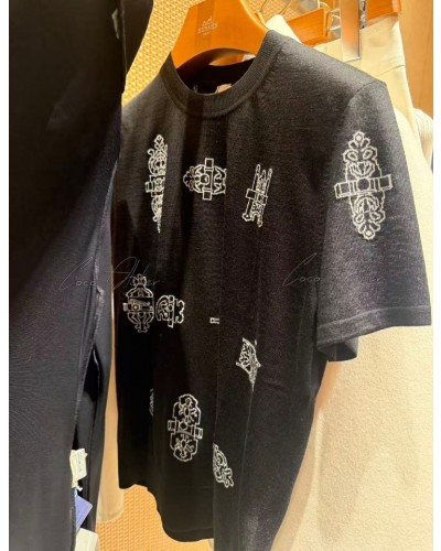 embroidered short-sleeved knit