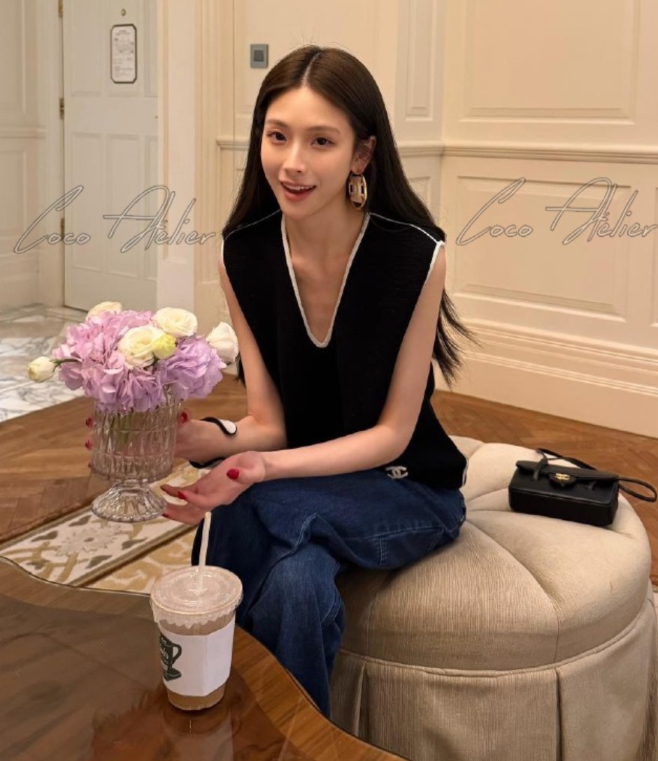 cc V-neck sleeveless