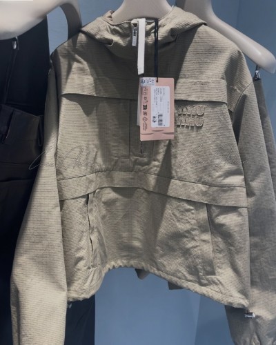 Miu windbreaker