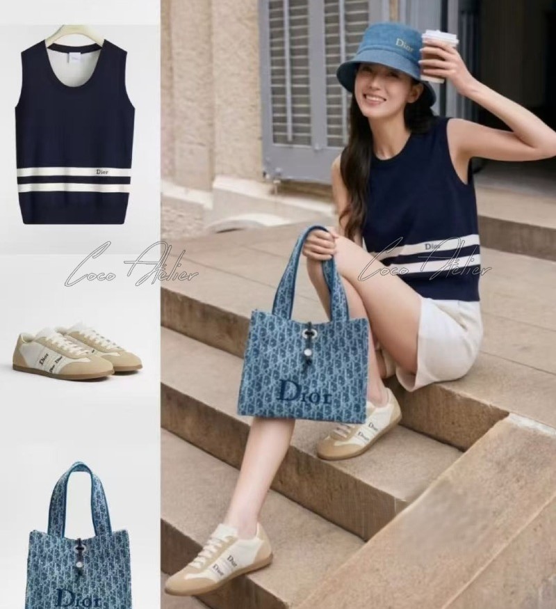 CD sleeveless knitwear