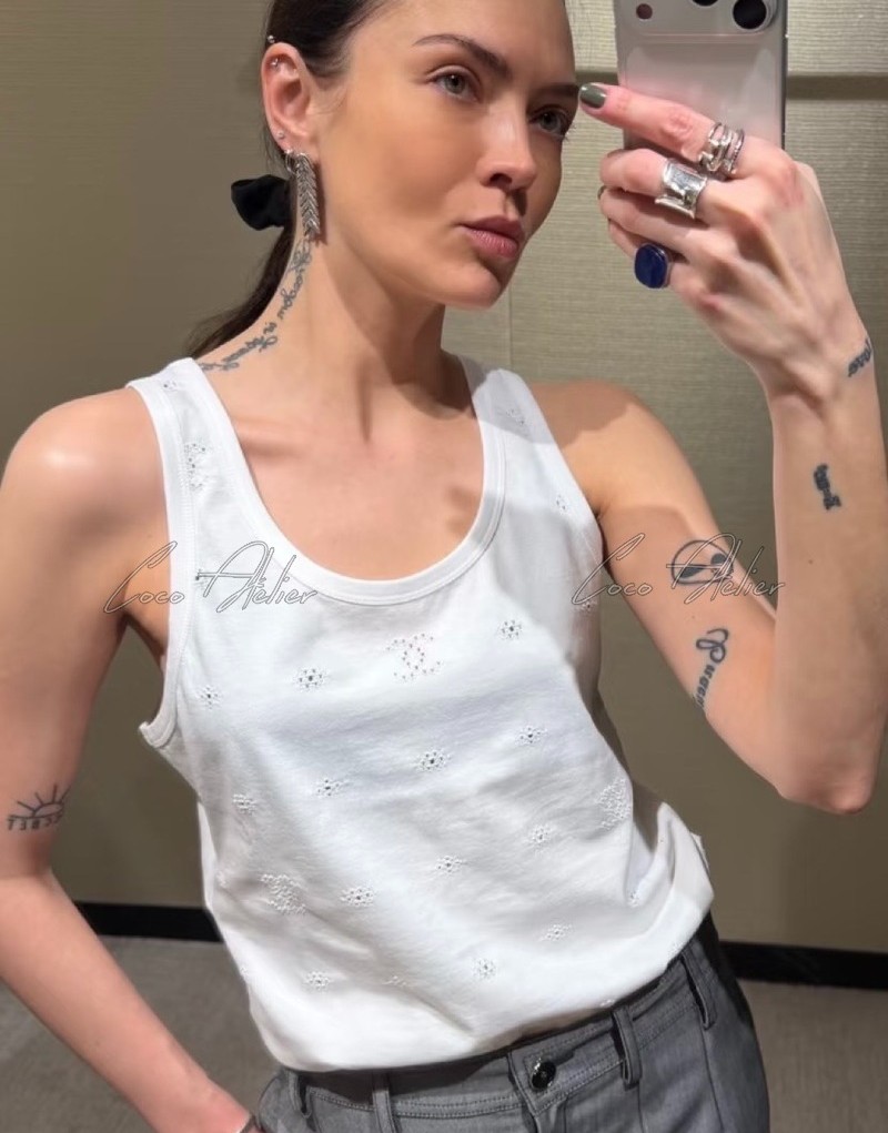 punching sleeveless shirt