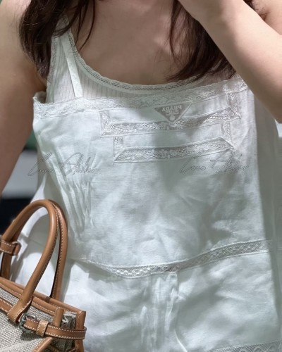 PR logo lace blouse