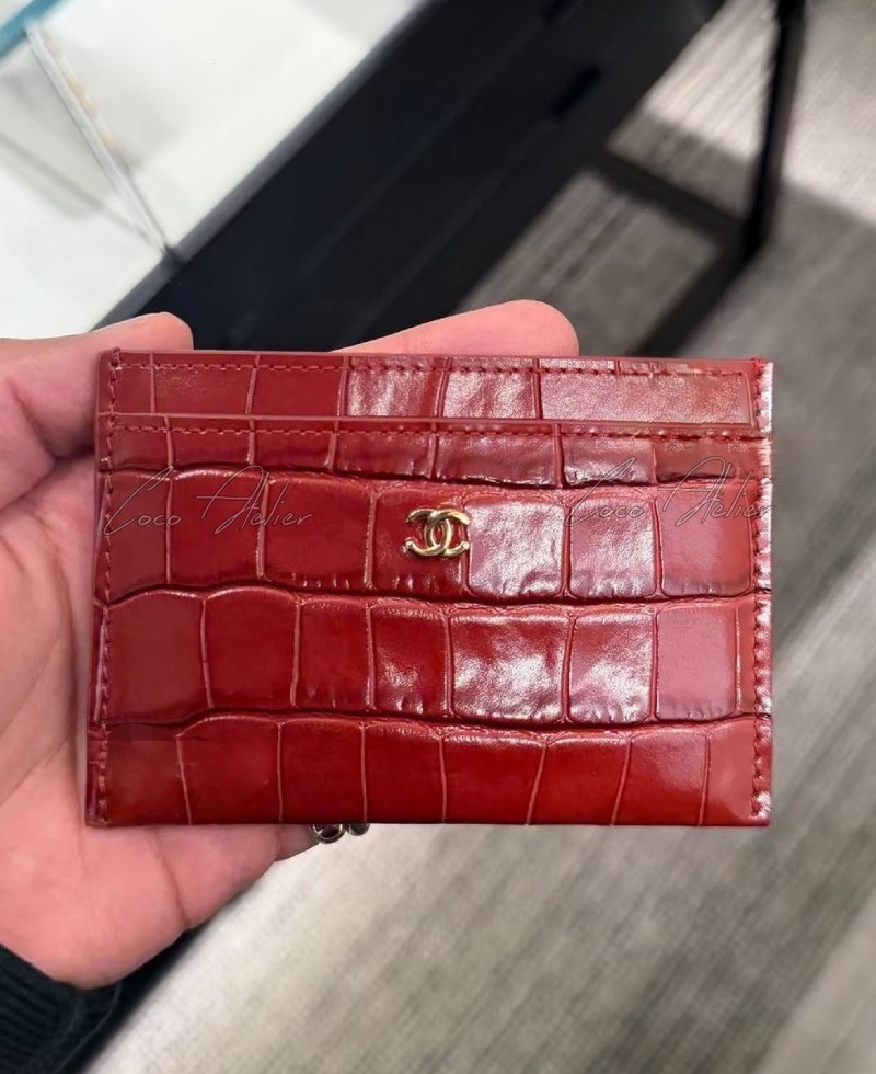 Crocodile card wallet