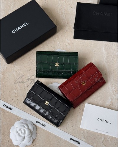 Crocodile card wallet