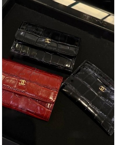 Crocodile card wallet