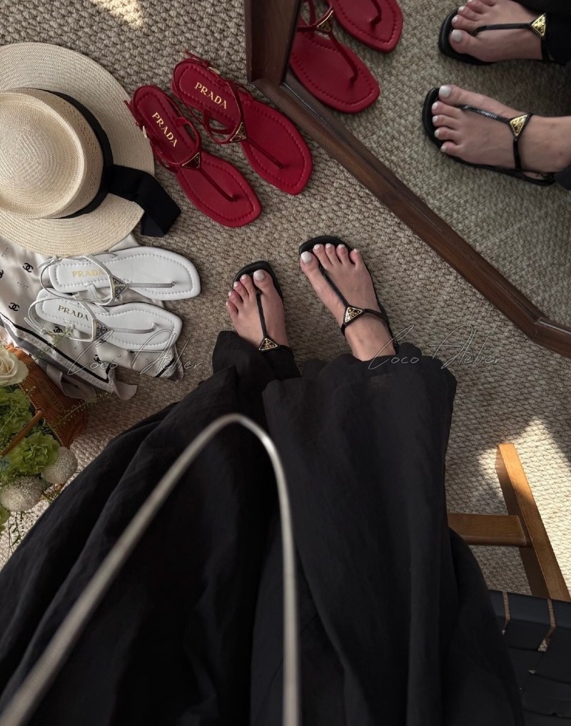 Triangle logo strap sandals