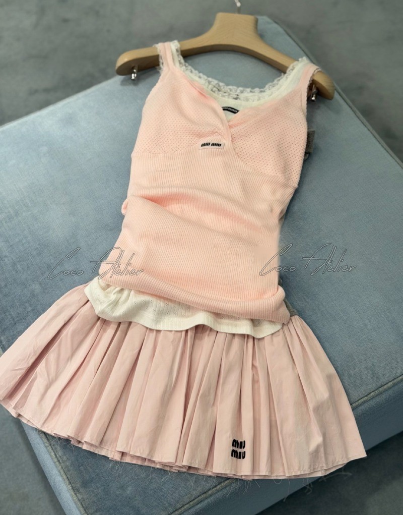 Miu sleeveless knitwear