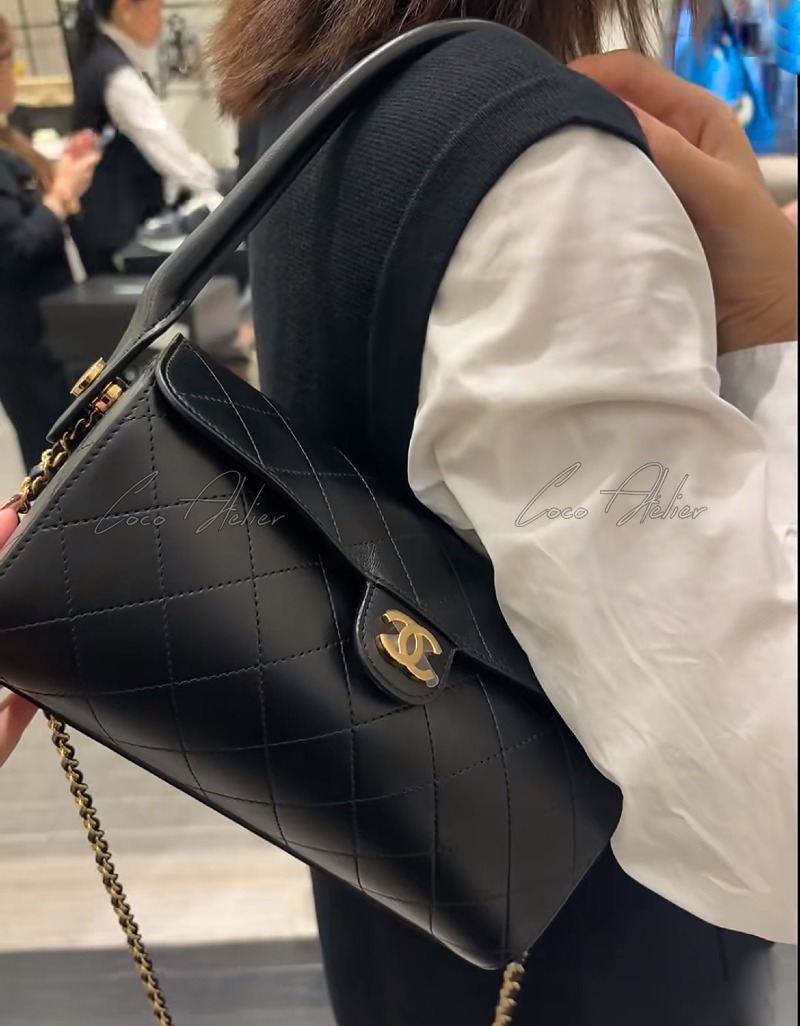 26A Chain Handle Bowling Bag