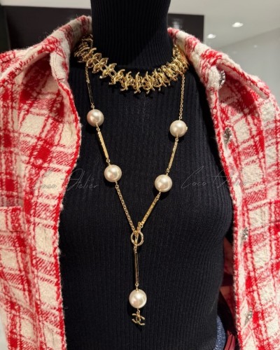 CC long pearl necklace