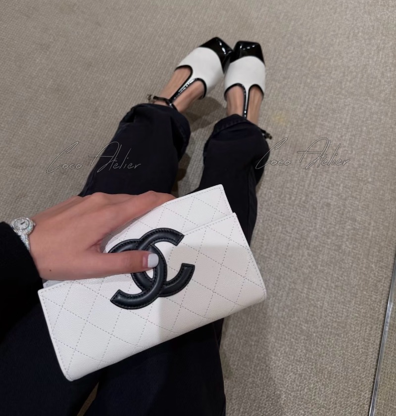CC 26B Bow WOC Bag