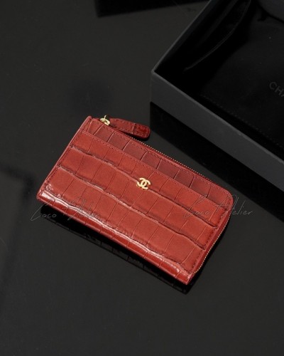 Crocodile card wallet