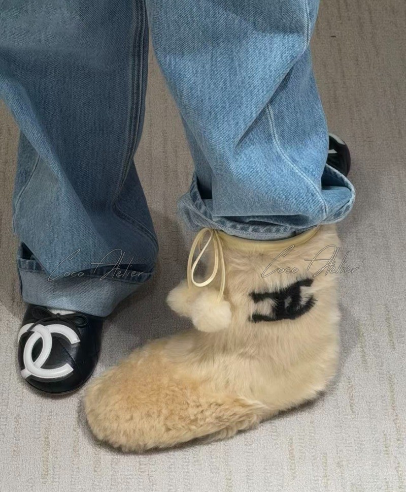CC Shearling fur  boots